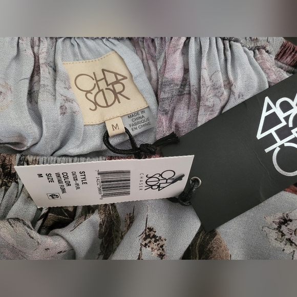 💕Chaser Off Shoulder Boho Floral Print Top. Size M New - Picture 7 of 7